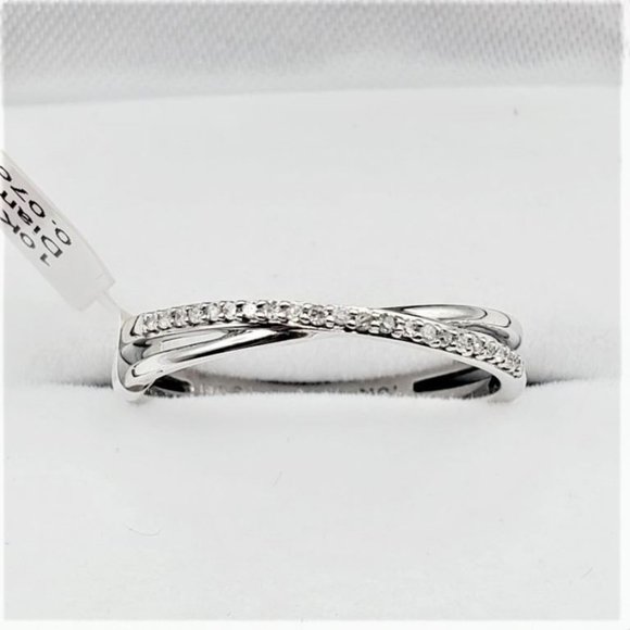 Diamond Ring - Picture 1 of 3